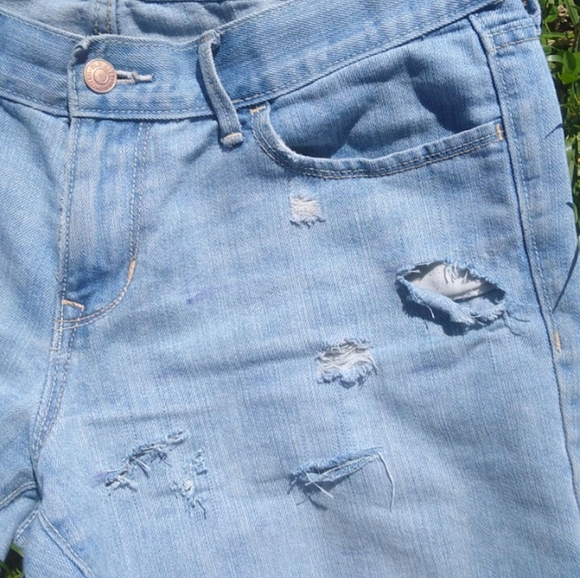 Denim distressed shorts - Picture 5 of 6